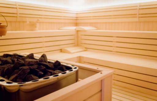 Askel askeleelta: Kuinka asentaa perinteinen sauna kotiisi